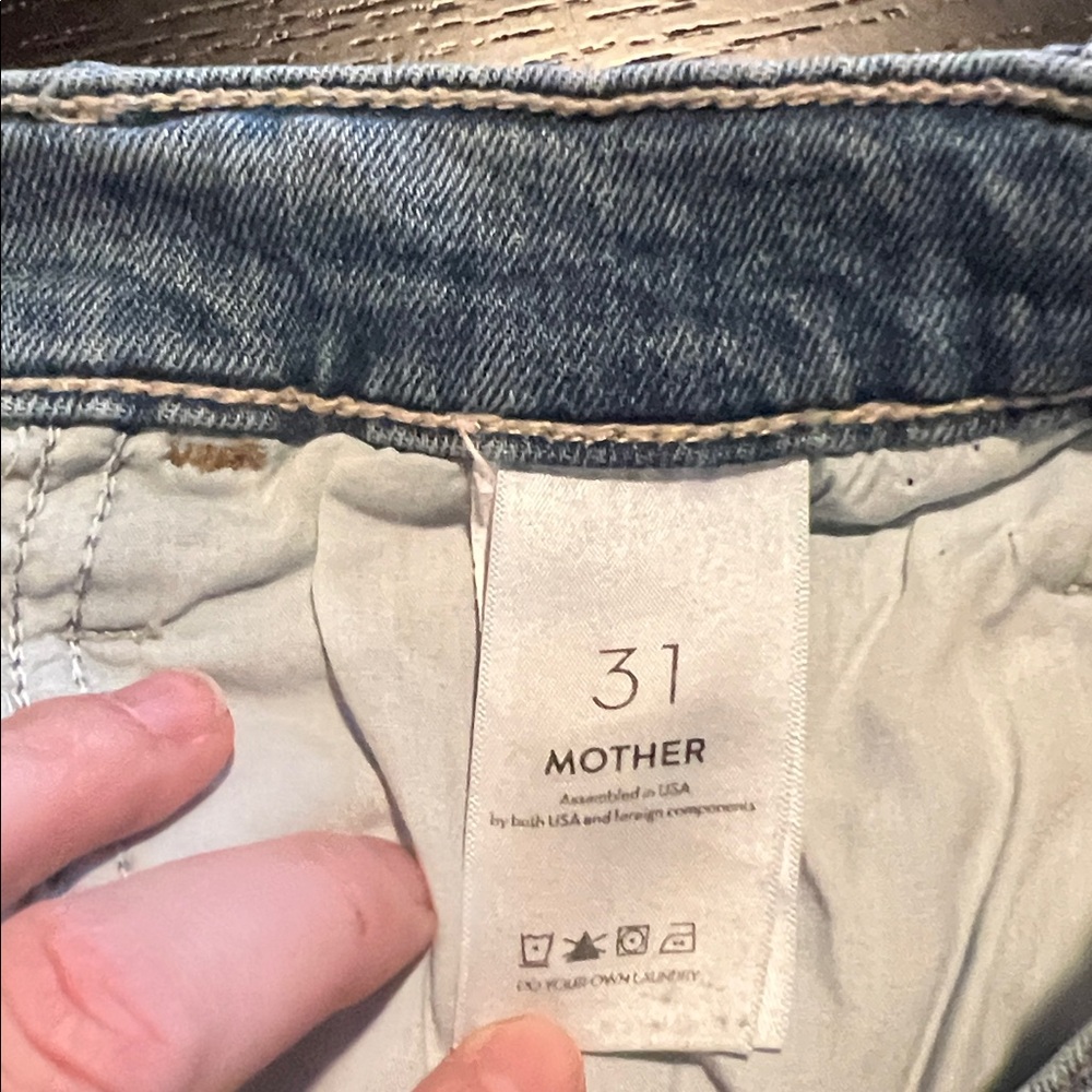 MOTHER Light Blue Ankle Crop Jeans - Picture 4 of 8
